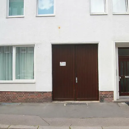 Wolf Apartment *
